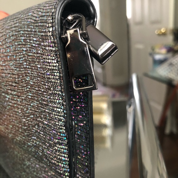 Silver holographic clutch - Picture 3 of 8